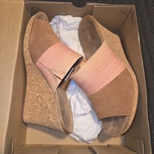 TOMS Women's Brown and Pink Wedge Sandals